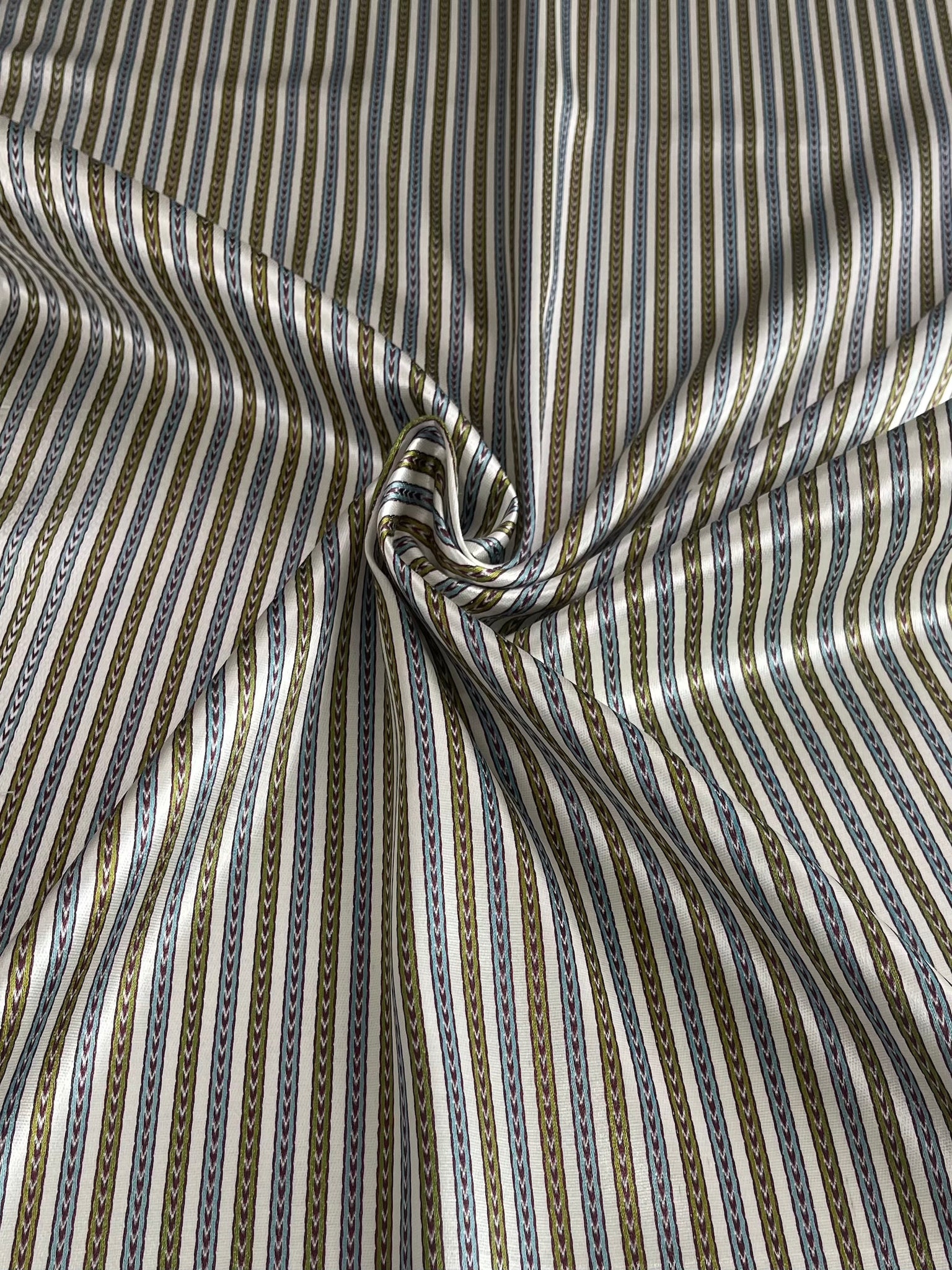 The Sateen Kutnu Fabric. Elegance Woven into Tradition.