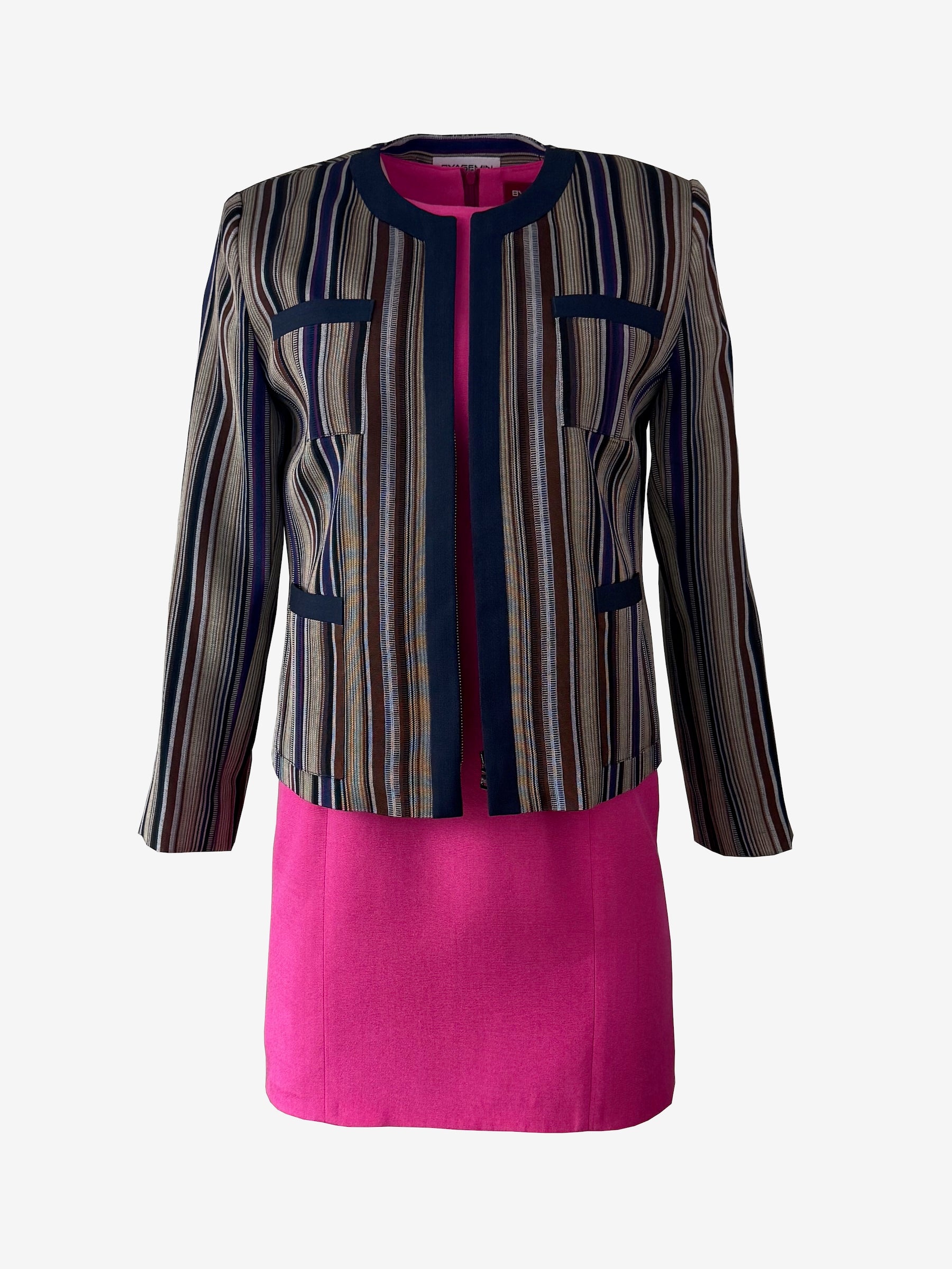 Kutnu Crop Jacket with Navy Accents
